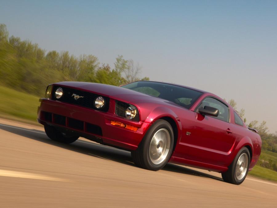  Ford Mustang GT 2005 года  (фото 188 из 209)